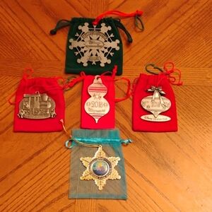 Disney Vacation Club Ornaments Years 2008 2014 2015 2016 And One No Date W/Pouch